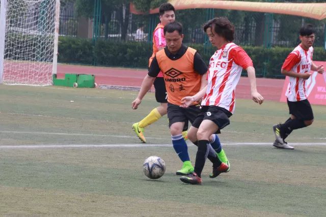雄鹿大胜爵士止6连败 森林狼逆转送公牛4连败